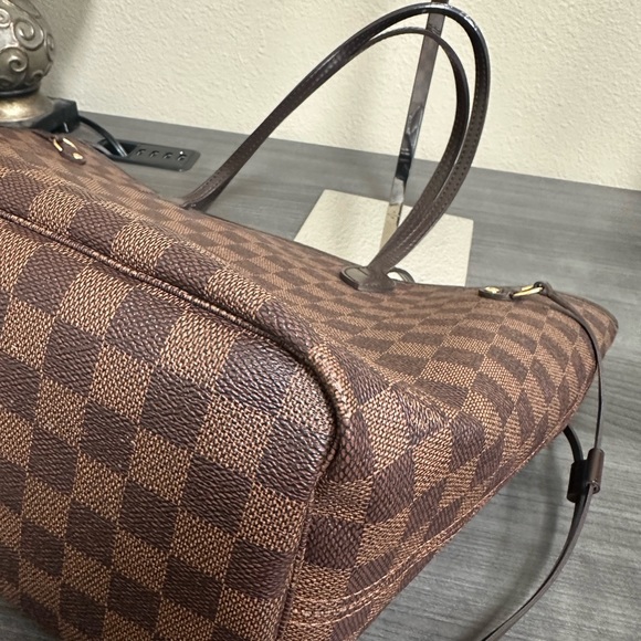 Authentic Louis Vuitton Neverfull MM - Picture 12 of 13